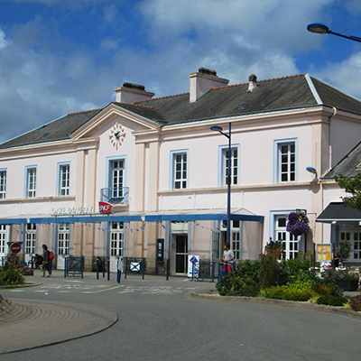 Gare de Auray, place Raoul Dautry