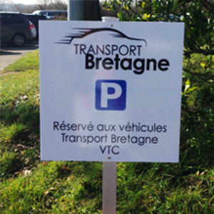 Transport Bretagne est un partenaire privilégié de l’aéroport de Lorient et possède sa propre place de parking.